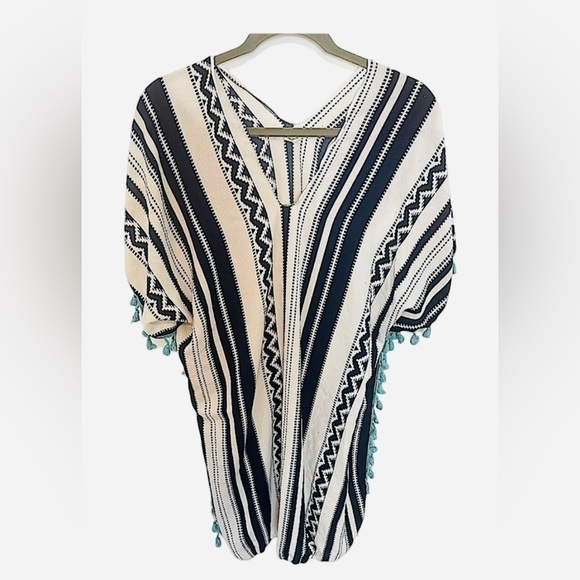 Do everything in love Other - Do Everything In Love Swimsuit Coverup